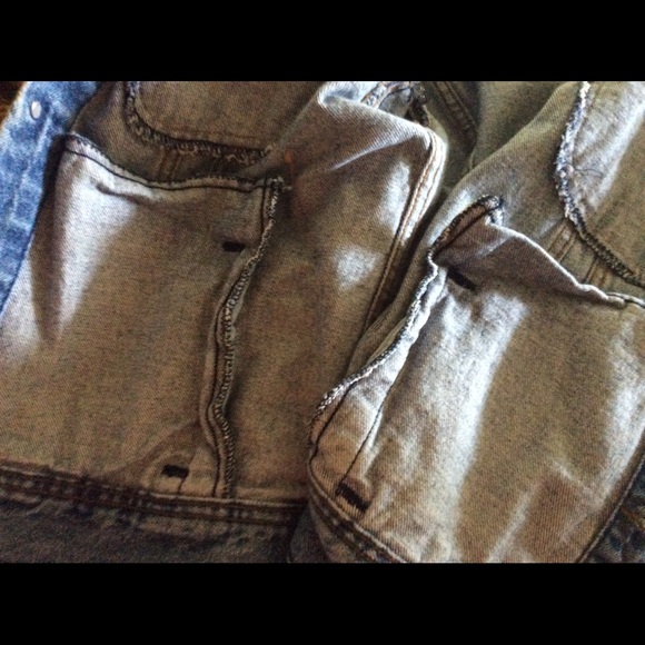 SOLD Vintage Lee Rider Jean Jacket with large inside pockets. - Picture 6 of 13
